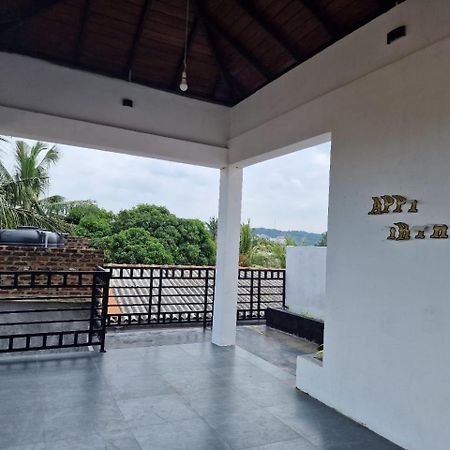 Javi Holiday Home Trincomalee Exterior foto